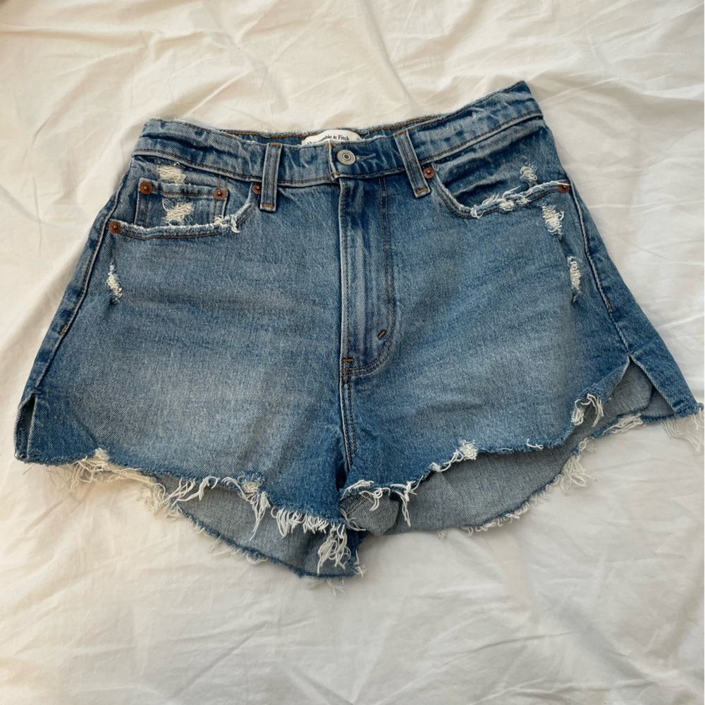 NWT Abercrombie & Fitch High Rise Mom Short